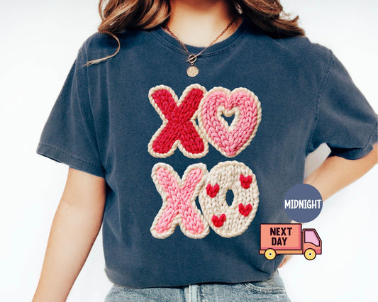 Comfort Colors® Faux Yarn XOXO Shirt, Coquette Bow Valentines T-Shirt, Valentines Day Shirt, Womens Valentine Shirt, Valentine's Day Gift