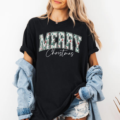 Comfort Colors® Merry Christmas Shirt, Retro Women's Holiday Tee, Trendy Christmas Tshirt, Oversized Winter Shirt for Her, Xmas Eve Shirt