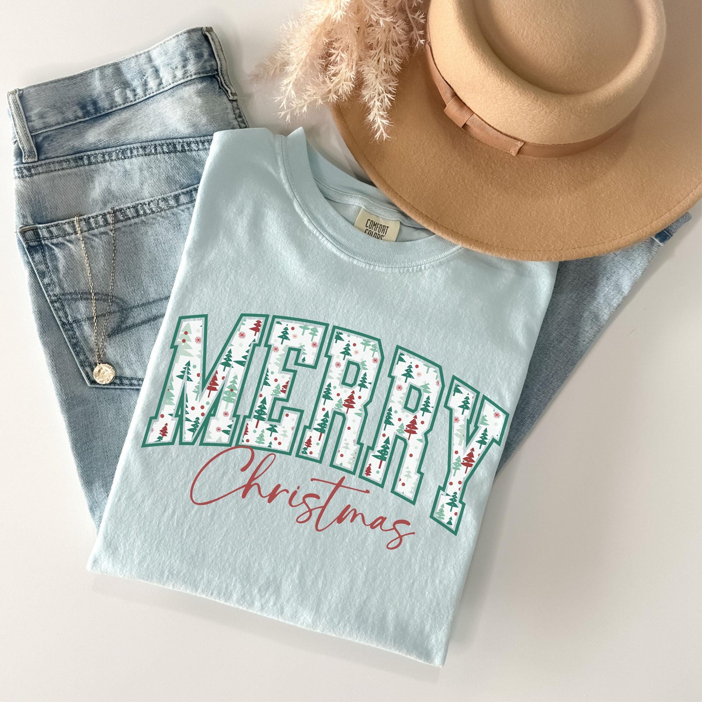 Comfort Colors® Merry Christmas Shirt, Retro Women's Holiday Tee, Trendy Christmas Tshirt, Oversized Winter Shirt for Her, Xmas Eve Shirt