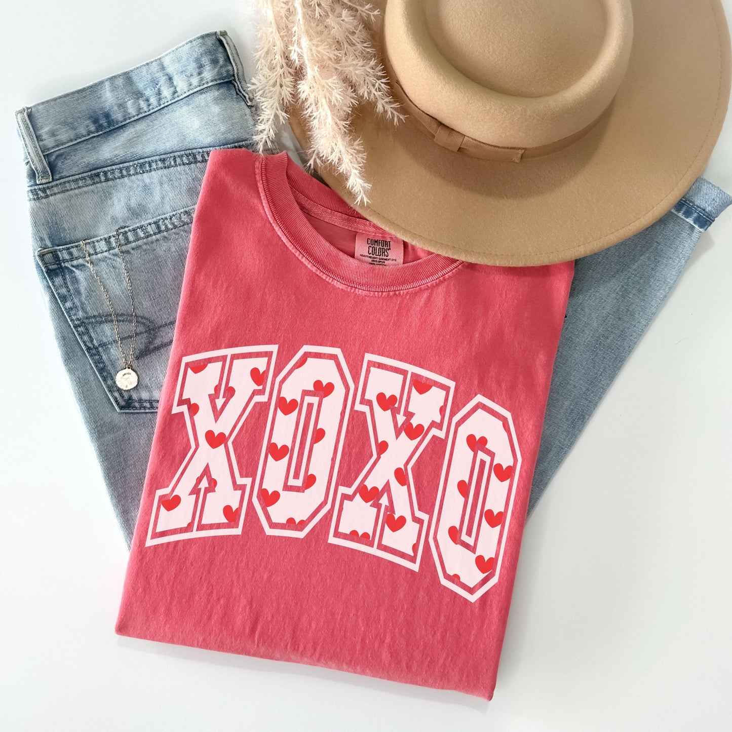 Comfort Colors Valentine Day Shirt, XOXO Valentines Tee, Womens Heart Shirt, Cute Love Tee, Retro Valentine Gift, Ladies Valentine Tshirt