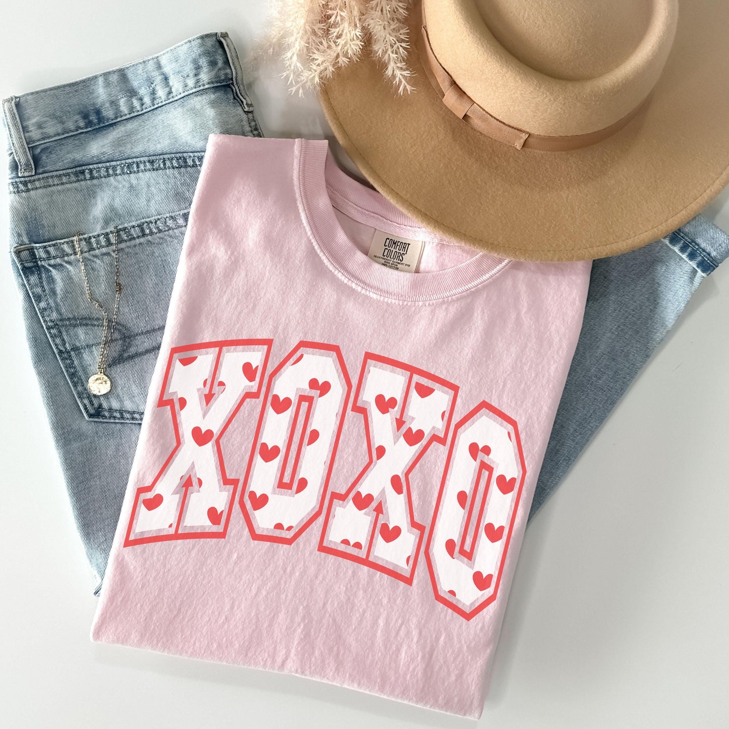 Comfort Colors Valentine Day Shirt, XOXO Valentines Tee, Womens Heart Shirt, Cute Love Tee, Retro Valentine Gift, Ladies Valentine Tshirt