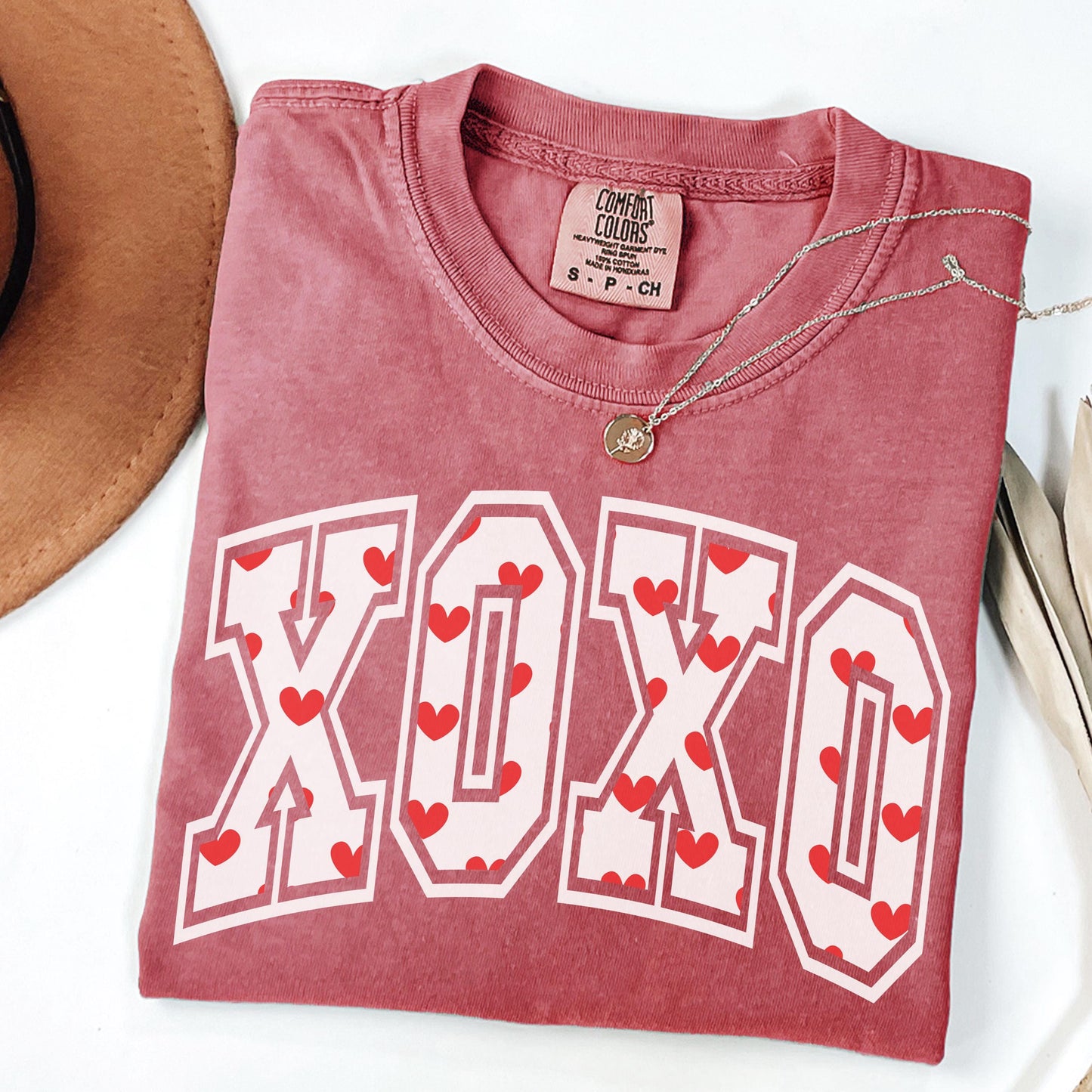 Comfort Colors Valentine Day Shirt, XOXO Valentines Tee, Womens Heart Shirt, Cute Love Tee, Retro Valentine Gift, Ladies Valentine Tshirt