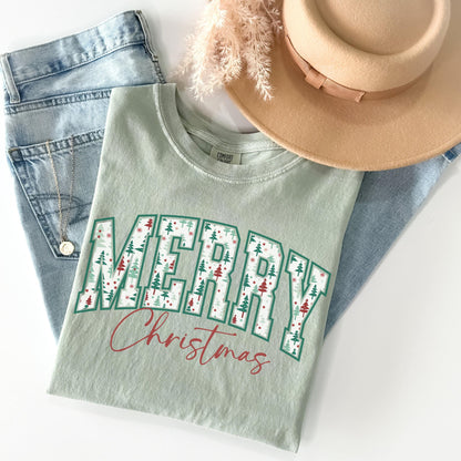 Comfort Colors® Merry Christmas Shirt, Retro Women's Holiday Tee, Trendy Christmas Tshirt, Oversized Winter Shirt for Her, Xmas Eve Shirt