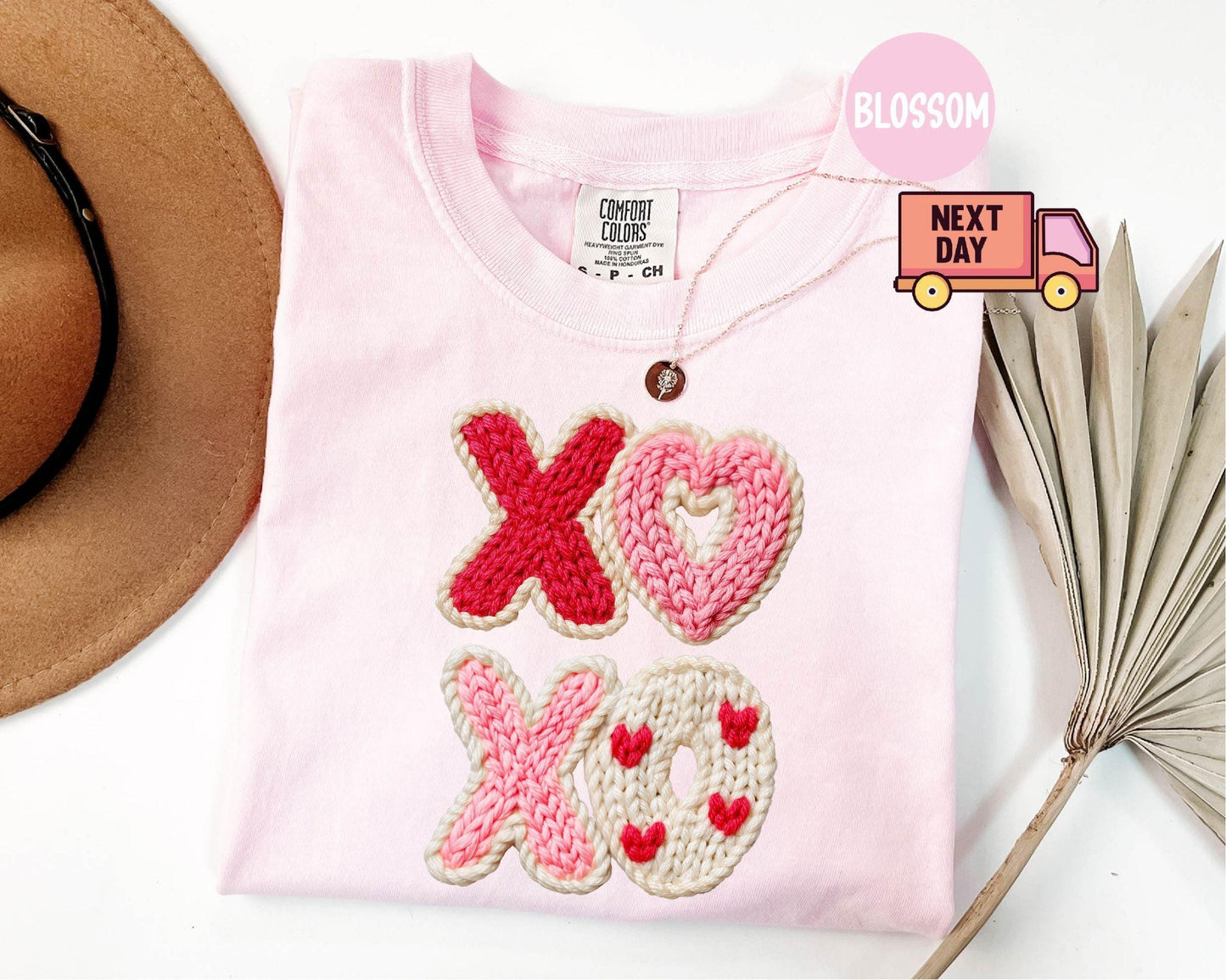 Comfort Colors® Faux Yarn XOXO Shirt, Coquette Bow Valentines T-Shirt, Valentines Day Shirt, Womens Valentine Shirt, Valentine's Day Gift