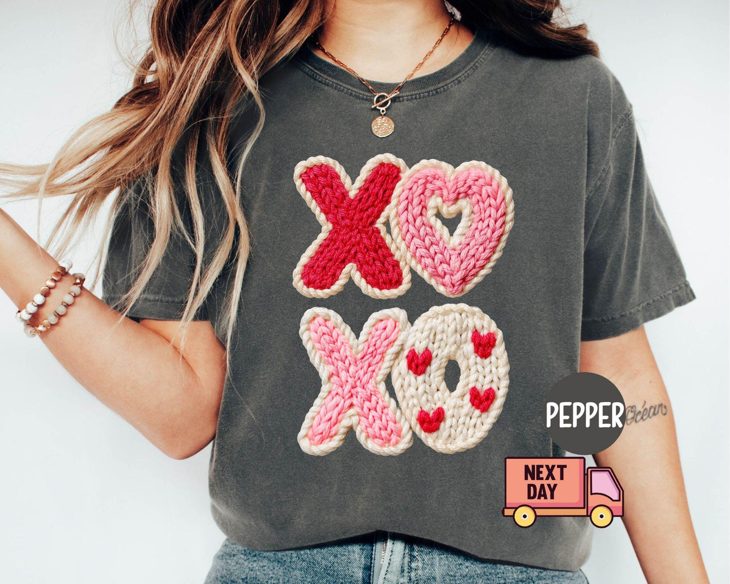 Comfort Colors® Faux Yarn XOXO Shirt, Coquette Bow Valentines T-Shirt, Valentines Day Shirt, Womens Valentine Shirt, Valentine's Day Gift